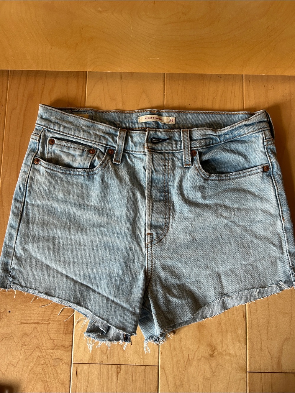Levi’s Light Blue Denim Cutoff Shorts 29 wedgie straight